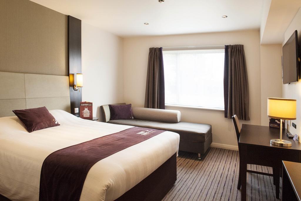 Premier Inn Manchester - Wilmslow Zewnętrze zdjęcie