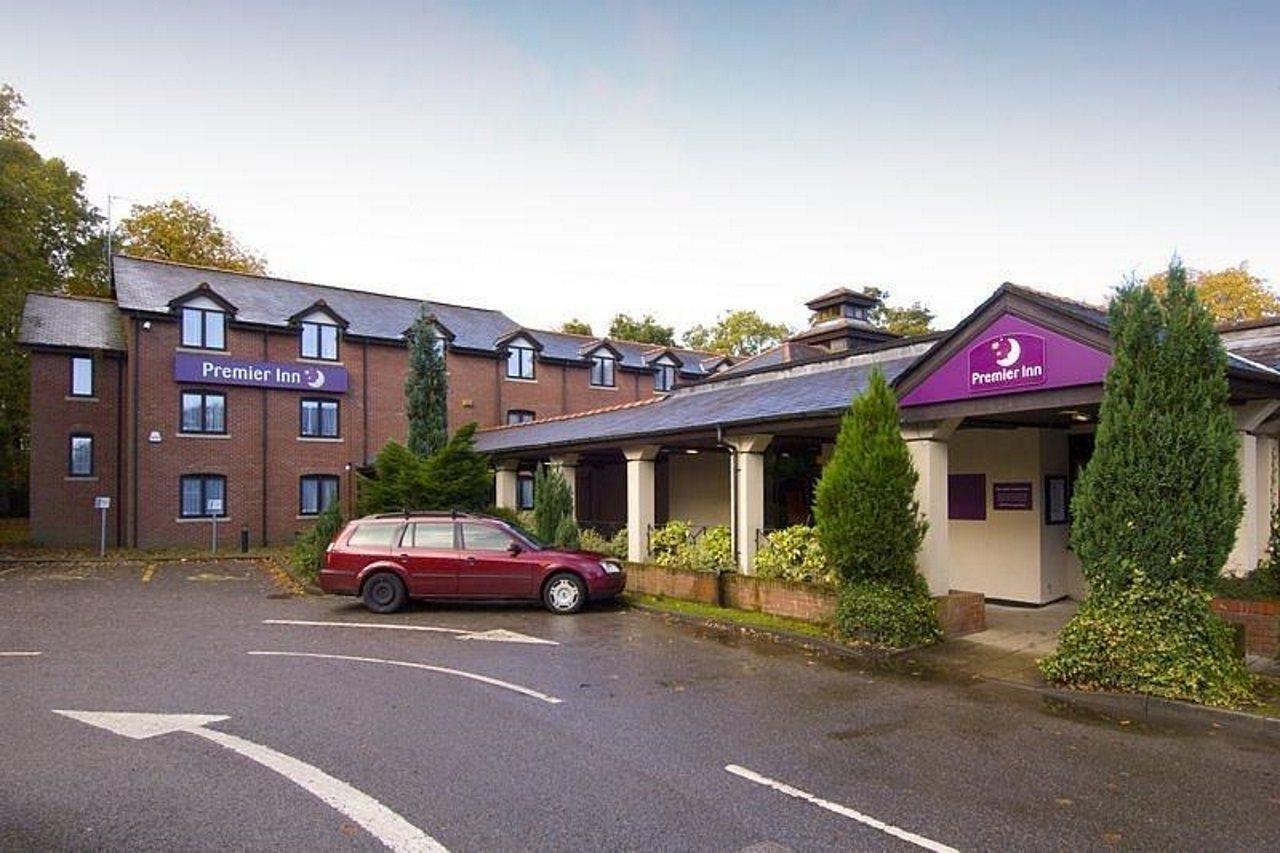 Premier Inn Manchester - Wilmslow Zewnętrze zdjęcie