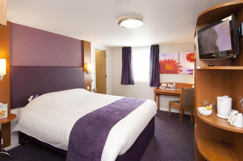 Premier Inn Manchester - Wilmslow Zewnętrze zdjęcie